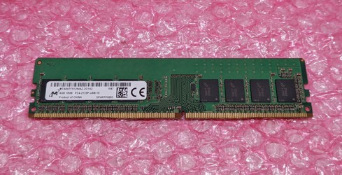 Micron 8GB 288Pin DIMM DDR4 MTA8ATF1G64AZ-2G3B1, PC4-19200 CL17, 1.2V, 1Rx8, non-ECC, 2400MHz