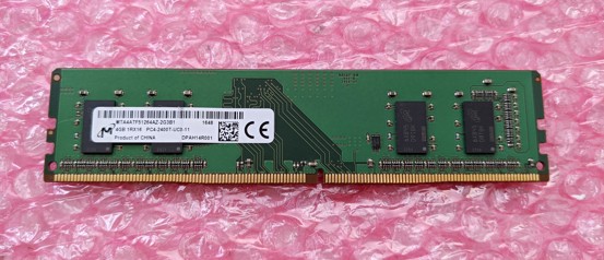 Micron 4GB DDR4-2400MHz MTA4ATF51264AZ-2G3B1 UDIMM PC4-19200P-U 1Rx16 1.2V