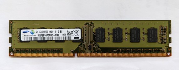Samsung 2GB 240Pin DIMM DDR3 M378B5673FH0-CH9, 1.5V, 2Rx8, non-ECC, CL 9, PC3-10600, 1333MHz SKLADEM