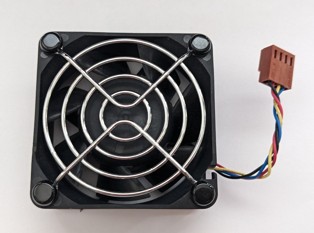 Delta Electronics AUB0612VH DC 12V, 0.36A, 4 PIN – 4 wire, 60x60x25 vč. mřížky SKLADEM