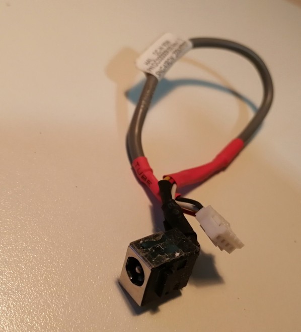 HP Pavilion DV8000 SERIES DC power jack cable DC020009U00