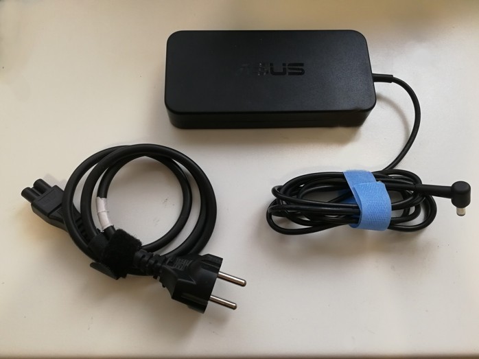 Original AC adapter ASUS 19V 6.32A 120W, PA-1221-28