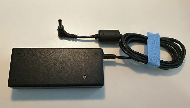 Originál S26113-E518-V55, ADP-90SB AD 20V 4.5A konektor 5.5mm 2.5mm 